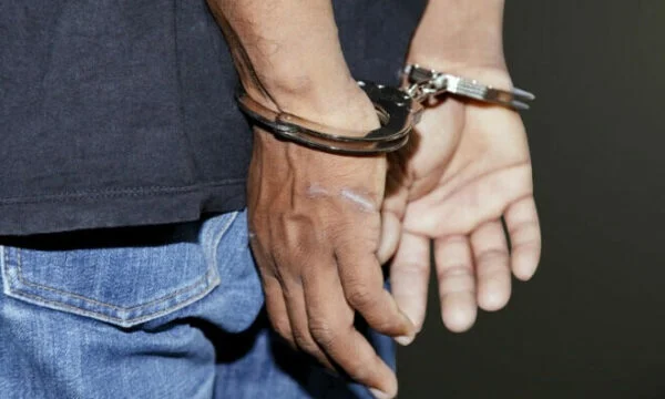 Trois personnes arrêtées, soupçonnées de diffuser des vidéos sur des sévices sexuels sur enfants