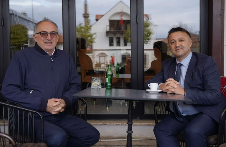 Shacir Totaj találkozik Veton Berisha elnök úrral.