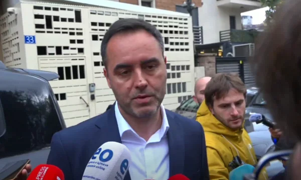 Nem tudom, hogy a nevem az Elnökhöz került-e, de bármelyik pillanatban várható.