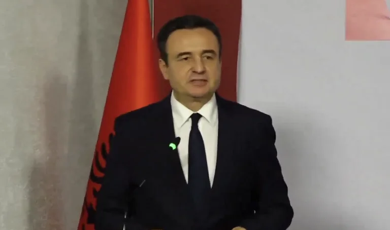 A miniszterelnöktől a külügyminiszterig Kurti kinevezi magát a legjobb diplomatának.
