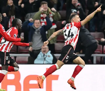 Jaka “boom”, markiert erstes Tor in Premierliga