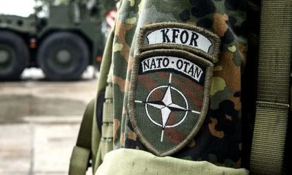 İngiltere KFOR Misyonu için Üç Yıl