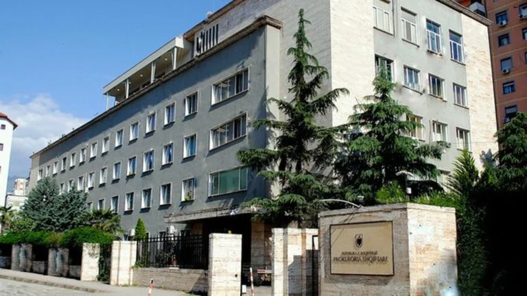 Vlora Ügyészi Hivatala Apartmanok, Ingatlanok, Üzletek és Autók 2 millió euró értékű vagyontárgyak nyilvántartása