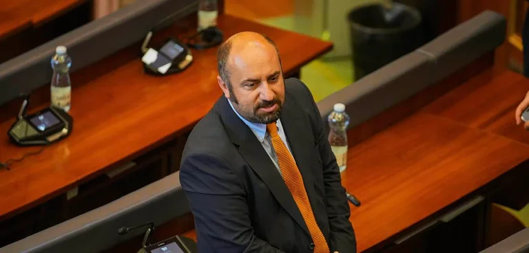 Xhaferi para la coalición VV en Vushtrri: Acción no coordinada, centrada en el despido