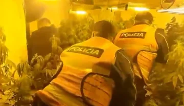 “odkrita barhouse” v Skodri, dva bratranca aretirana, tretji videti