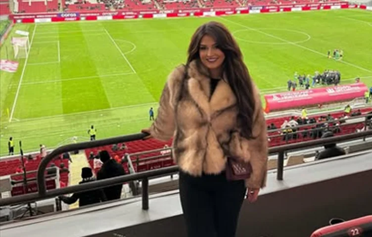 Vesha Vlasaliu a stadion mellett Mirlind Daku
