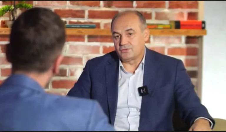 Hoxhaj: Shoh tendencë te Kurti për ta përmbysur rendin kushtetues dhe juridik