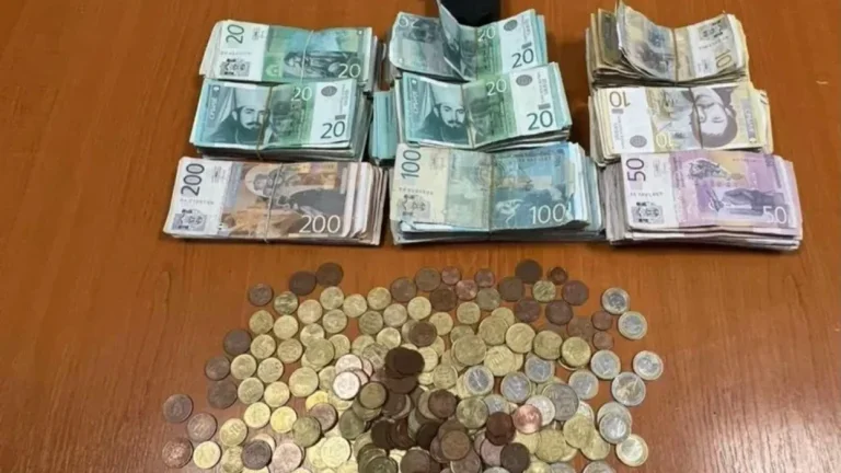 Két lopással gyanúsított személy, akiket 48 órára küldtek.