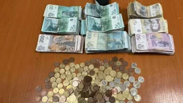 도둑질의 두 사람이 48 시간으로 보내진