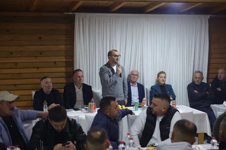 LDK Arber Ismajli találkozik a polgárok Malisheva: Új Gian megérdemli a változást