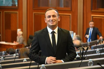 Halil Thaci hotel에서 화재로 인한 경찰