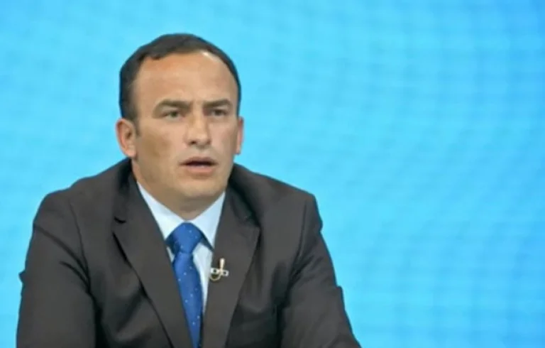 VV) Halil Thaci képviselő étterme Obilicben