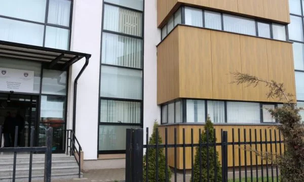 Prokuroria: Ende nuk dihet motivet për vrasjen në oborrin e sallës së dasmave në Ferizaj