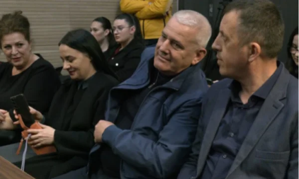 L'audience sur les gaz lacrymogènes sera-t-elle soumise à la contrainte devant la Cour, Svechla et ses collègues?