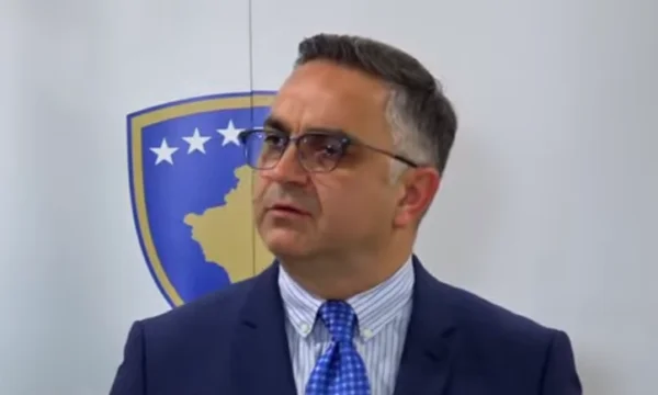 Tahiri – Kurtit: Të shkoi mandati me rima