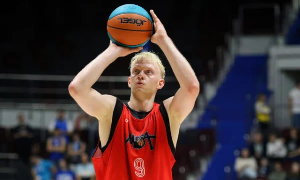 Gripandet i Frankrike av den ryska basketspelaren, anklagad för cyberattacker mot USA