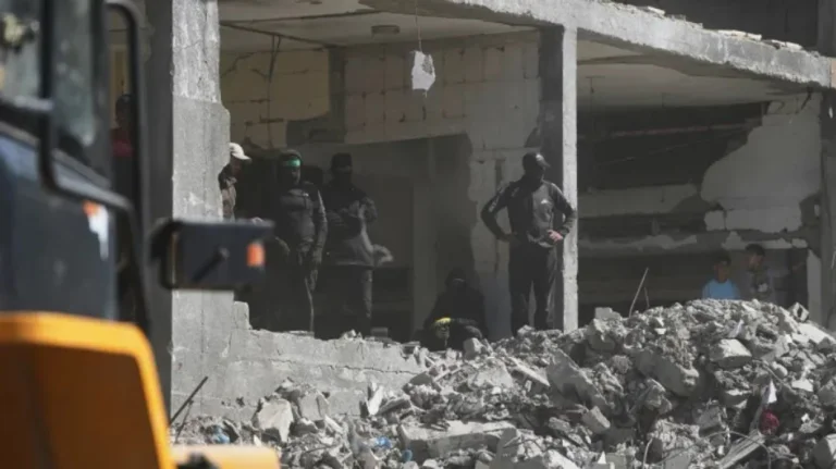 Varför lanserade Israel flygattacker i Gaza och sedan “började” vapenvila?