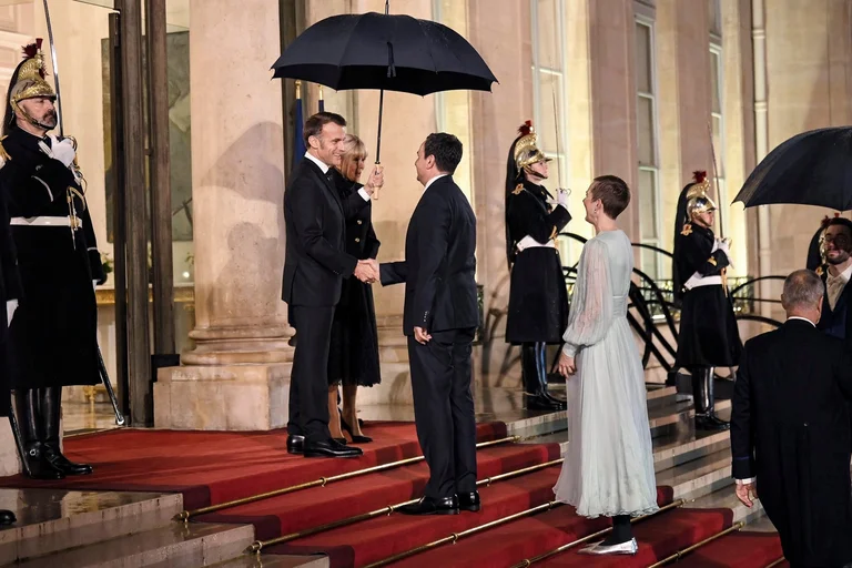 Kurti als Premierminister, Gast des Präsidenten Macron in Élysée Palace