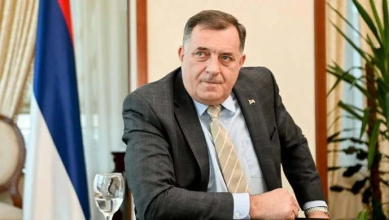 USA döntések még Dodik családjának