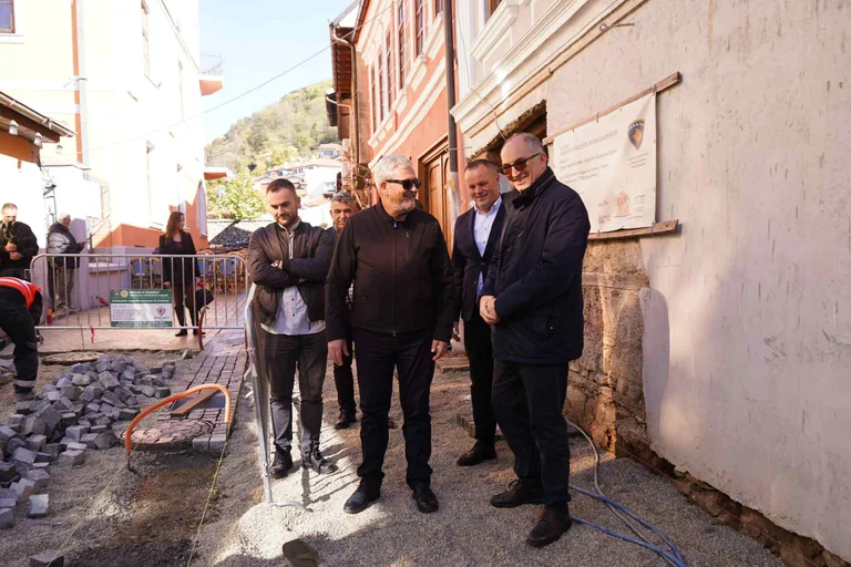 Totaj besøg arbejder på “Marin Barleti”: Shadervan genlancering bliver reference for hele Balkan