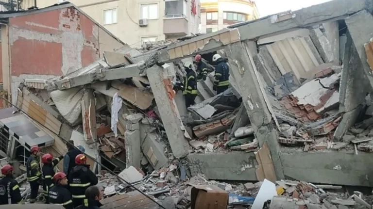 Sette - storia edifici vicino a Istanbul sono segnalati essere in rovina
