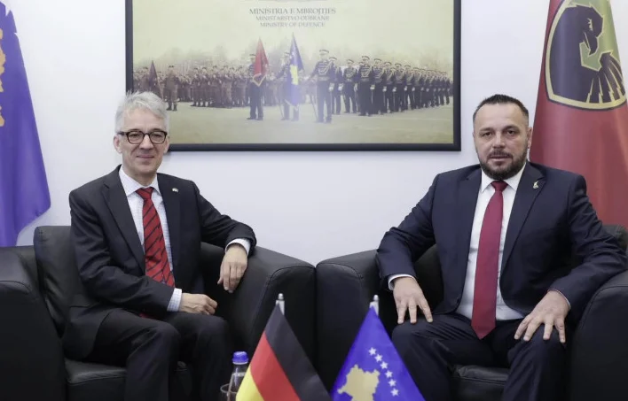 German ambassador goes to Macedonia office, he thanks him for the increased presence of German troops