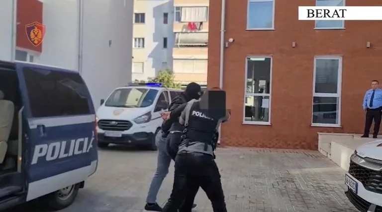 Narkotikabekæmpelse i Berat, 27 år gammel med 1,5 kg kokain