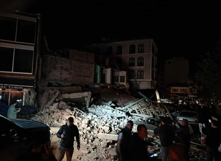 Strong quake in Turkey