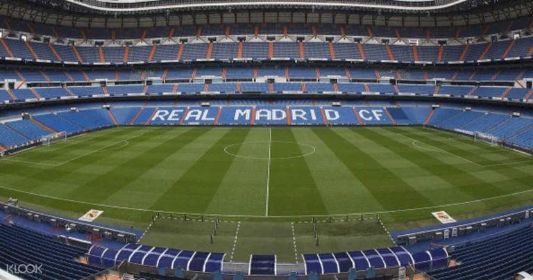 Real Madrid og Valencia kondolerer deres klubbens legendariske målmand
