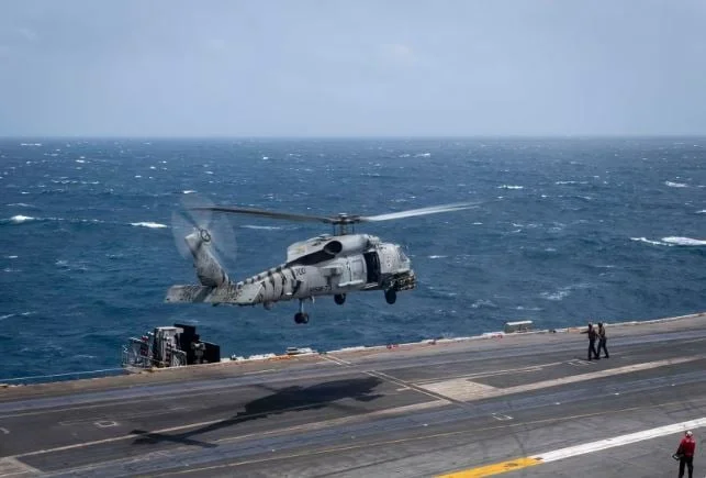 Într-o jumătate de oră, un elicopter şi un avion de luptă american s-au prăbuşit în Marea Chinei de Sud.