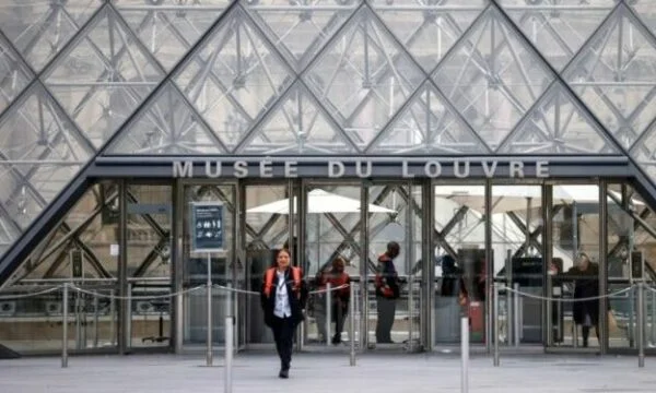 Das Stealing im Louvre Museum enthüllte DNA die Täter des Raubs