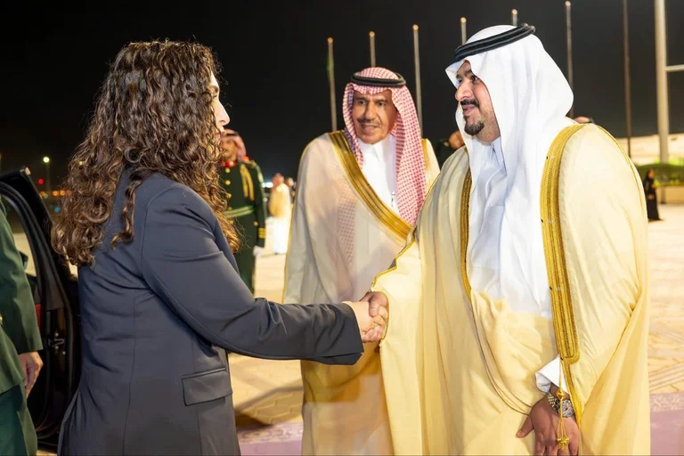 Osman arrives on working visit to Riyadh, expected with military honours