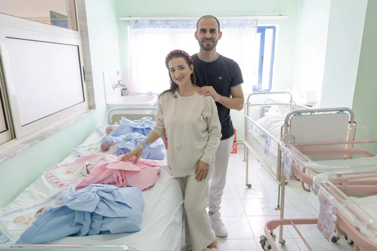 Tirana'daki kadın, Life Four Twins'ı Hayata Getiriyor