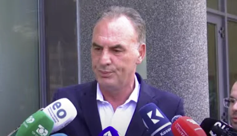 Limaj dice que Basha debe dimitir: No debe haber una oficina pública