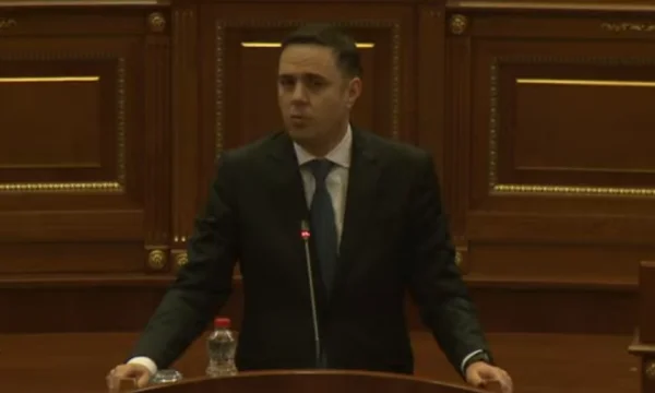 Ne-ai spus numerele. Ne blochezi de opt luni.