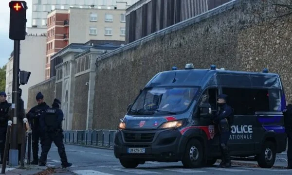 Video che ridicolizzano l'ex presidente Sarkozy, tre prigionieri entrano in un regime speciale.