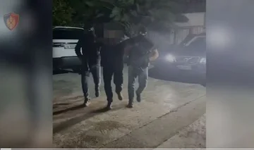 44 세 Tepelene Arrested by Kosovo, 검색에 Proclaimed