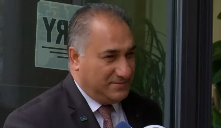 Kinoll: Biz burada bakanımız var