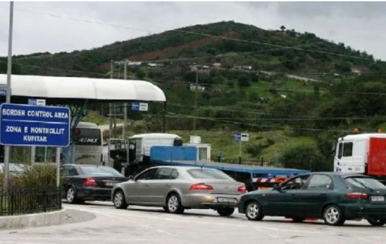 Prohibición de circulación de vehículos de Grecia a Albania