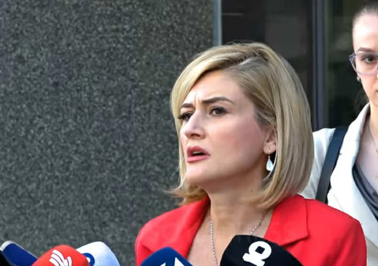 Kusari-Lila recunoaşte că Kurti are voturi pentru guvern: Suntem 4-5 deputaţi dispăruţi.