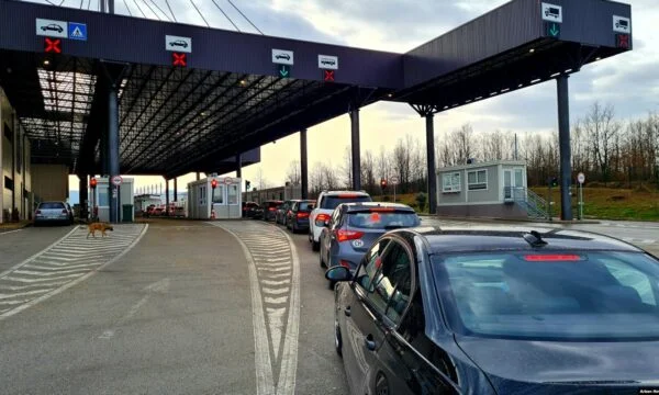 Kosovo aplaza la aplicación estricta de la Ley de Extranjeros, Autodesa