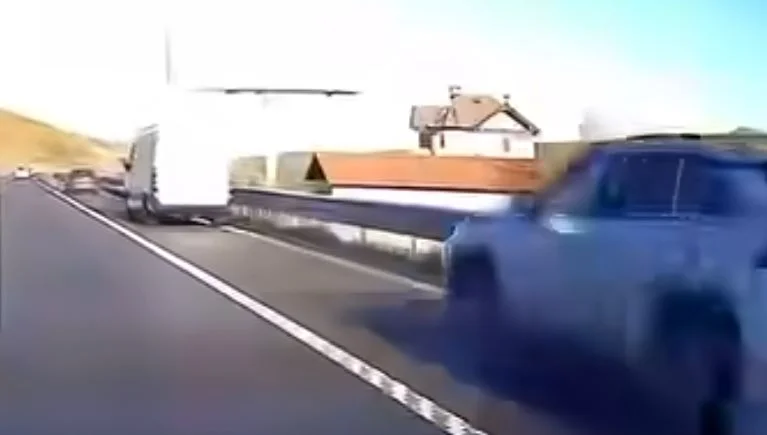 Robo a mano armada en Duhhl, sospechosos robaron sobres llenos de efectivo