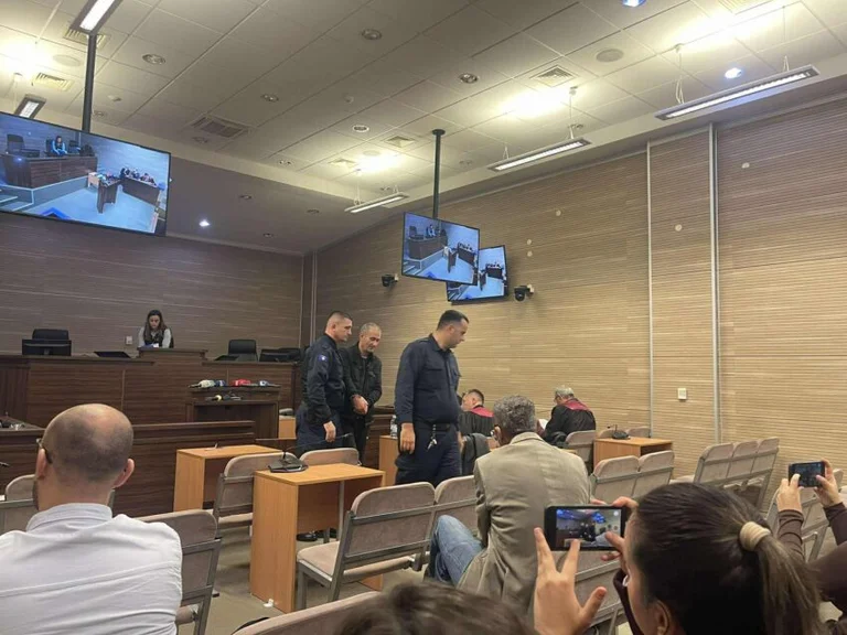 El testigo no escucha en el caso de Kostic y Milovic