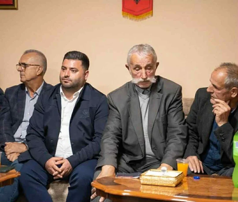Fostul Adem Jashar Warier pe lista VV), partidul nu a votat pentru Asamblis la Vushtrri
