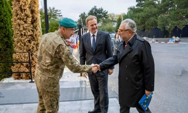El Comandante de la KFOR acoge a Sorensen, jefe de la EULEX en Kosovo