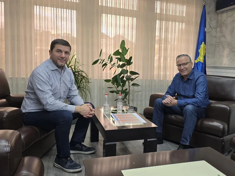 Krasniqi encontra-se com Hamza: Bom trabalho em Mitrovica não vai parar, porque depois de Bedriu, Arian vem!