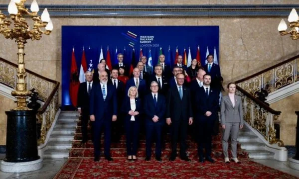 Rama, Londra'daki Berlin Süreci Zirvesi'nden fotoğraflar paylaşıyor: Arnavutluk bölgesel işbirliği tartışmalarının aktif bir parçası