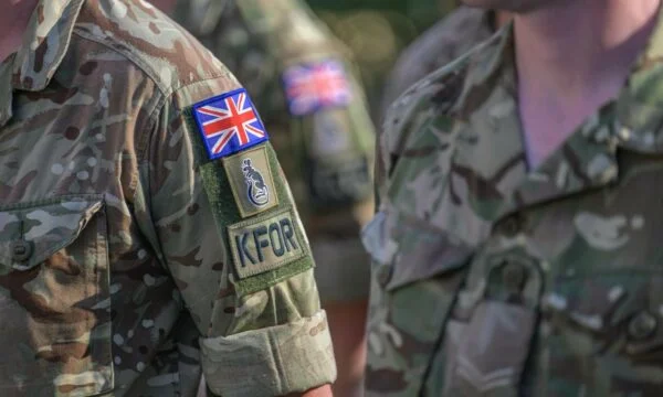 La KFOR reacciona después de que el Reino Unido dijera que seguirá dejando tropas en Kosovo al menos hasta 2028
