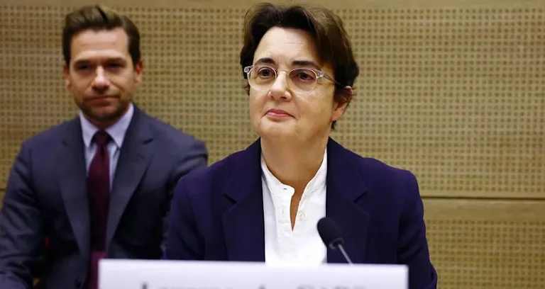 Louvre Director's Resigned