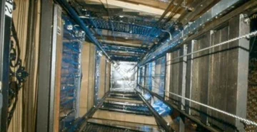 Tragični Bresion: Oseba pade v prostor za dvigalo in izgubi življenje